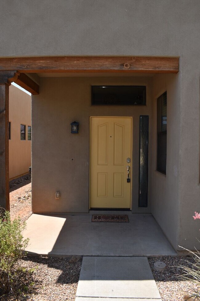 Foto del edificio - 3 Bedroom Single Family