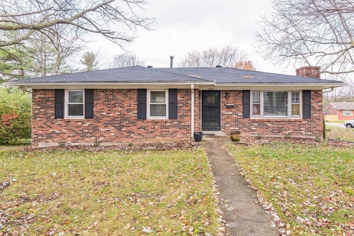 Primary Photo - 3285 Aqueduct Dr