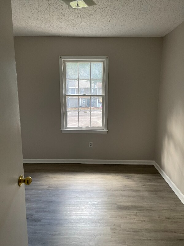 Foto del edificio - 2100 Kings Gate Cir SW