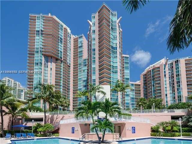 Foto del edificio - 3370 NE 190th St