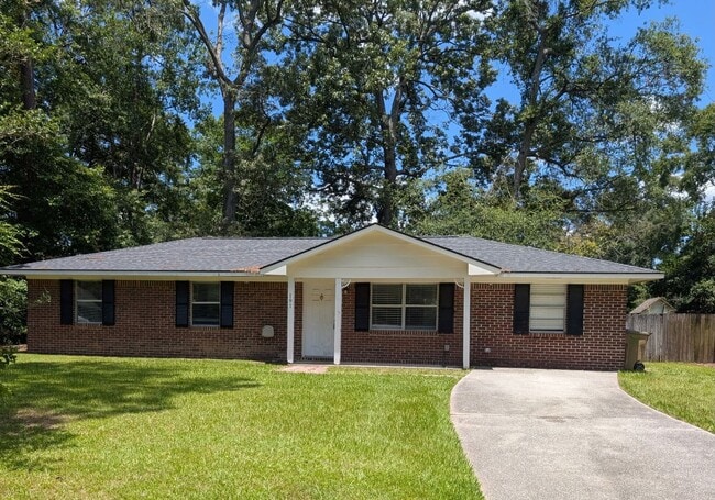 Building Photo - Charming 3-Bedroom Home in the Heart of Ri...