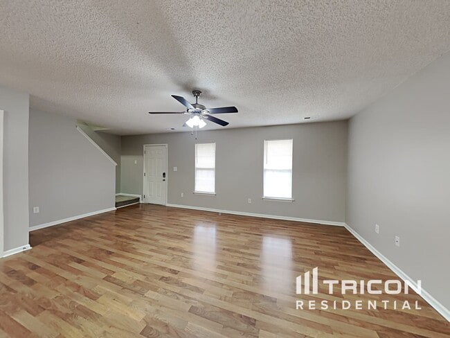 Building Photo - 2404 Ivy Run Dr
