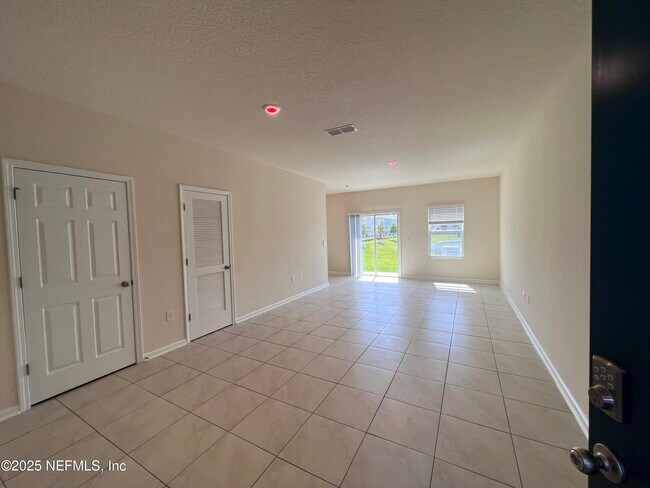 Foto del edificio - 12781 Veterans Ct