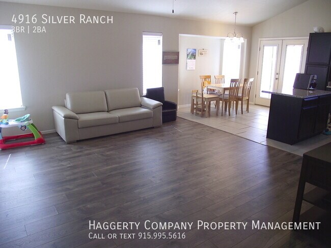 Foto del edificio - 4916 Silver Ranch Ave