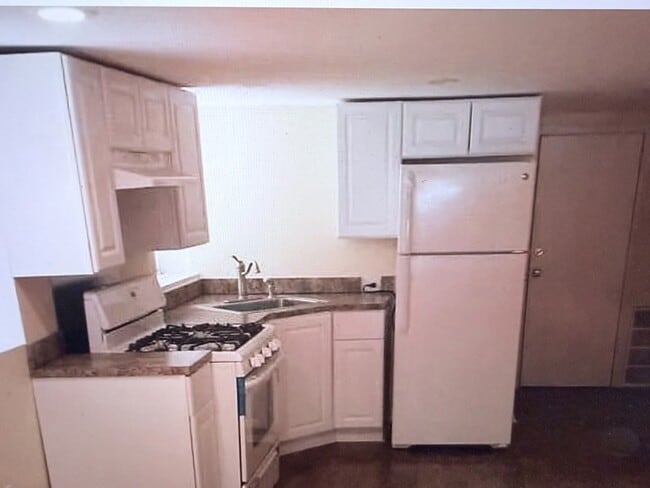 Foto del edificio - 1615 W Foster Ave