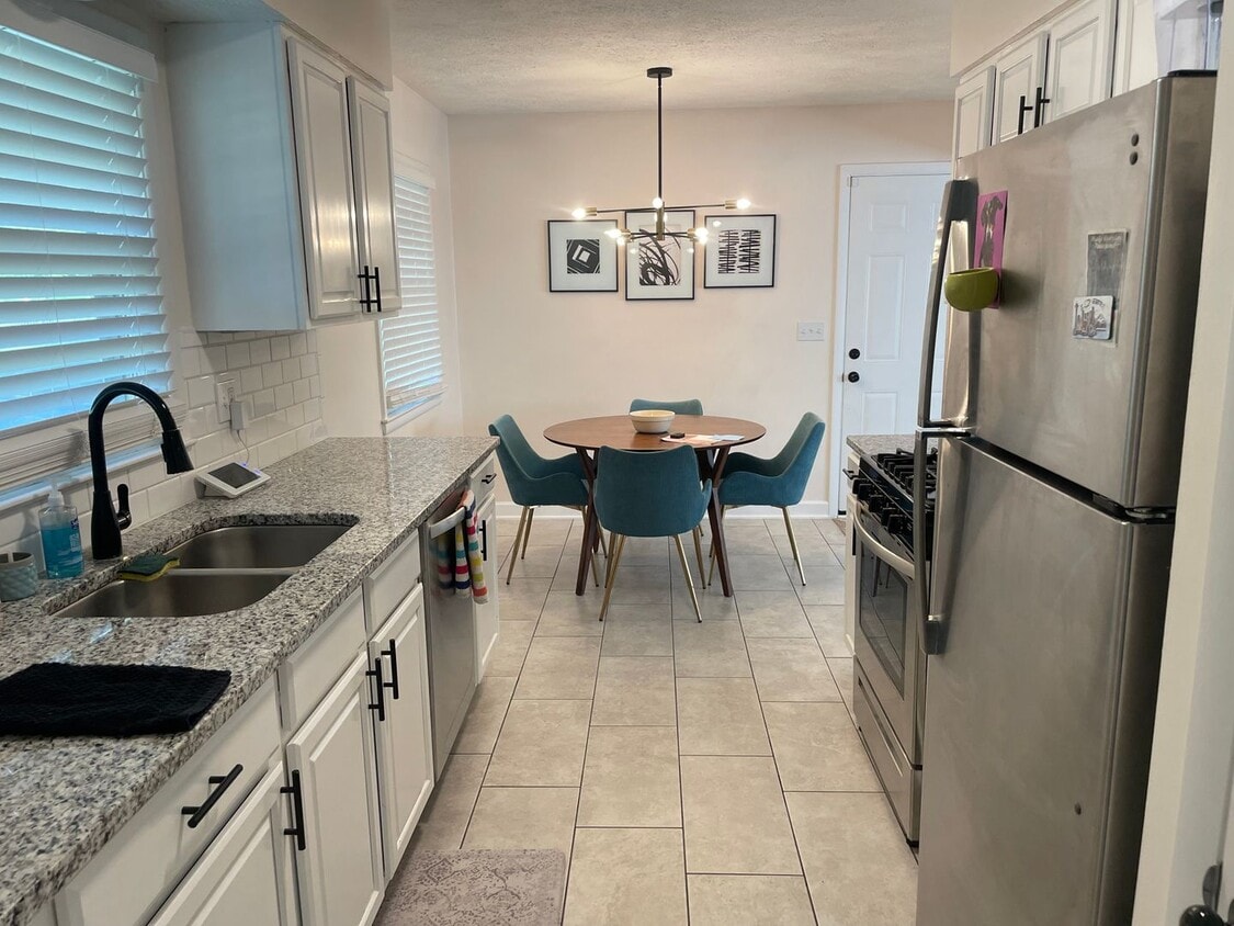 Primary Photo - Charming Updated Ranch-Style Home in West ...