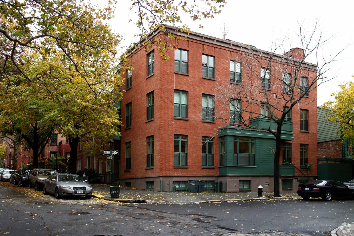 Primary Photo - 5 Columbia Pl
