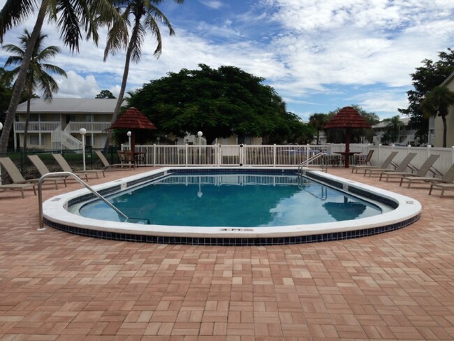 Building Photo - 4603 Bayshore Dr