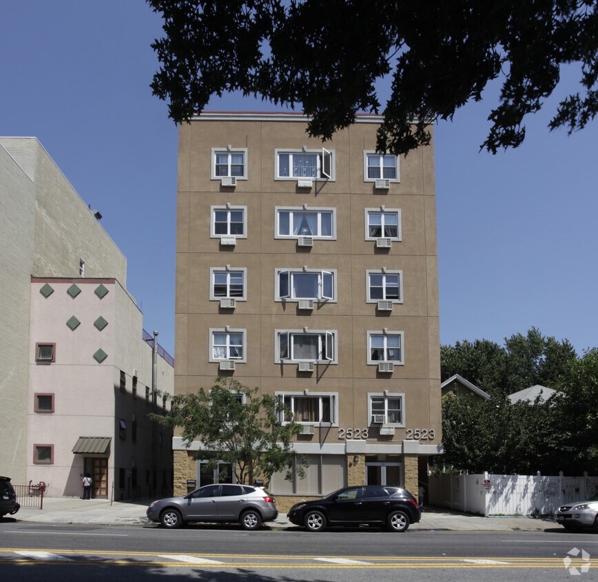 Building Photo - 2523 Ocean Ave