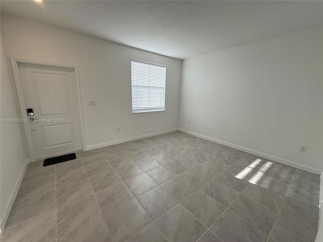 Foto del edificio - 2844 SE 26th Ter