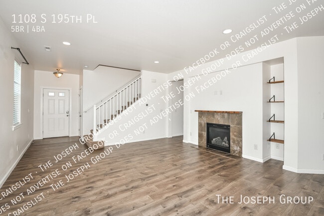 Building Photo - 1108 S 195th Pl
