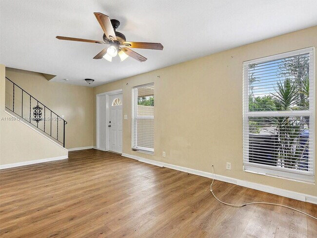 Building Photo - 1361 Seaview