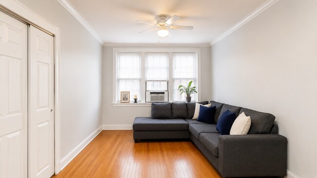 Foto del edificio - 2332 W Addison St
