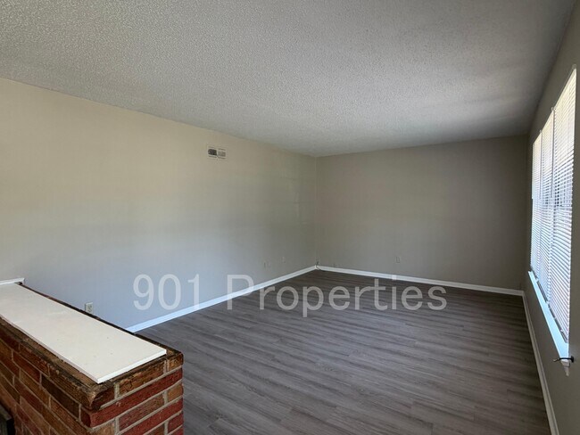 Foto del edificio - 3063 Boxdale St