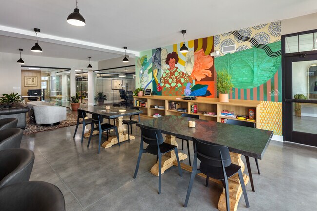 Club de Fundadores - Founders Square