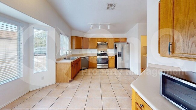 Building Photo - 8972 E Mayberry Dr