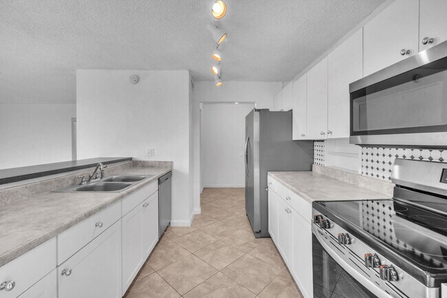 Foto del edificio - 3100 N Pine Island Rd