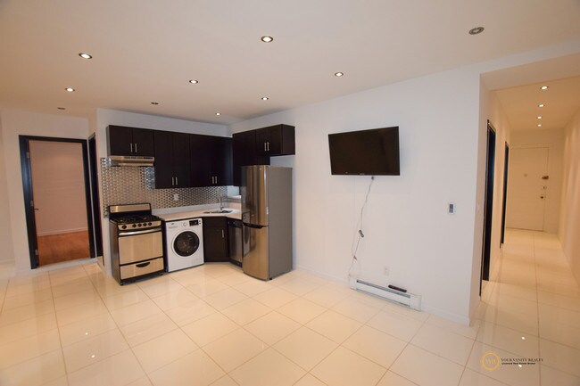 Building Photo - 606 W 137th St