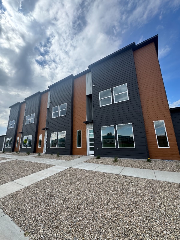 Building Photo - 601 Stampede Dr
