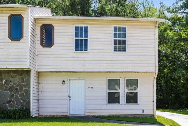 Building Photo - 3504 S Hopkins Ct