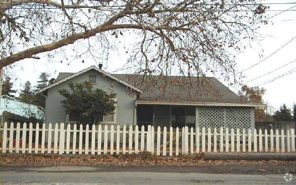 Building Photo - 3161 Ross Rd