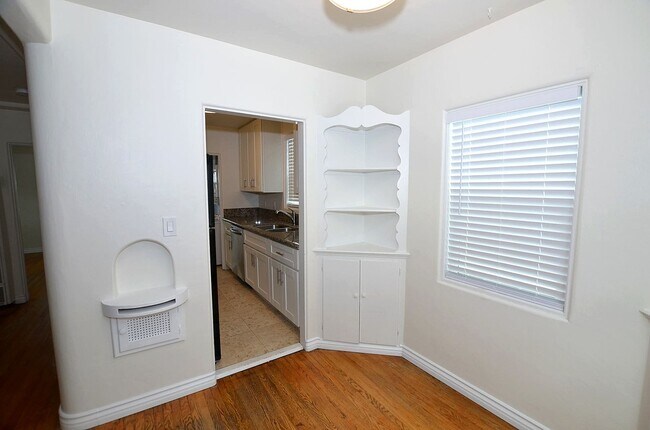 Foto del edificio - 1Bd/1Ba Home, large back yard. 1 Car garage.
