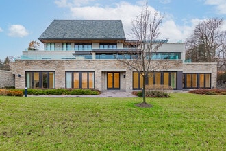 Building Photo - 10 Maple Grove Dr
