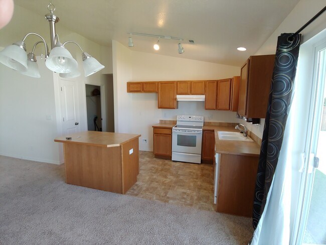 Foto del edificio - Modern Home with Large Fenced Yard