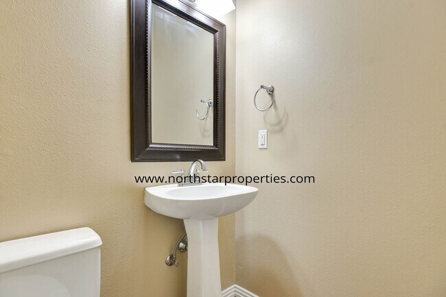 Foto del edificio - West Linn Traditional in Coveted Vista Rid...