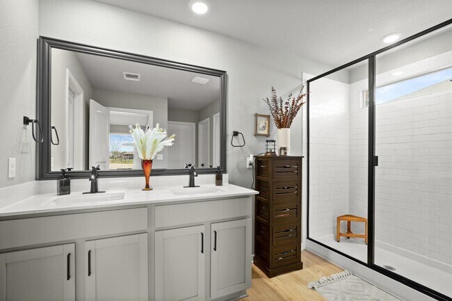 Building Photo - 114 Loon Dr