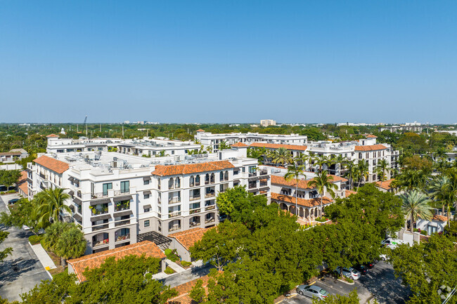 Building Photo - The Heritage at Boca Raton