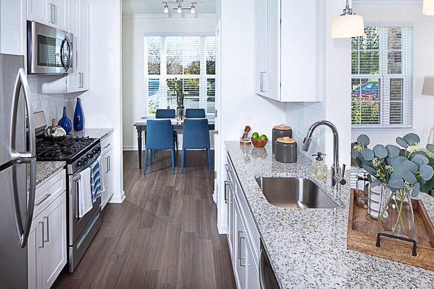 Jefferson Somerset Park Apartments in Leesburg, VA