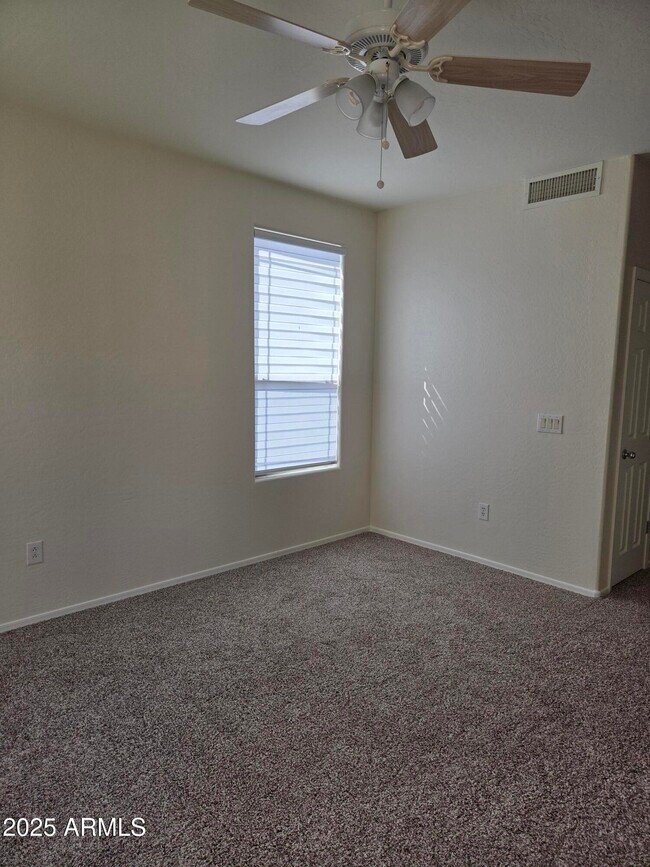 Foto del edificio - 42424 N Gavilan Peak Pkwy