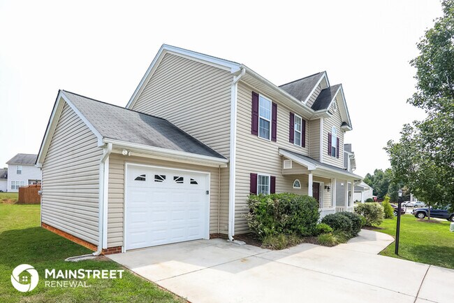 Building Photo - 1506 Hamilton Hills Dr