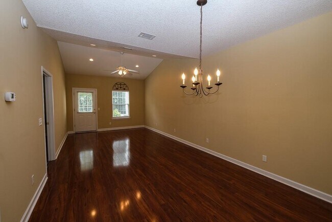 Building Photo - 476 Moss Creek Ln