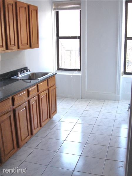 Building Photo - 1600 York Ave