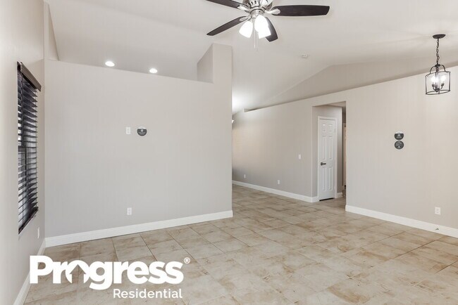 Foto del edificio - 10842 W Sands Dr