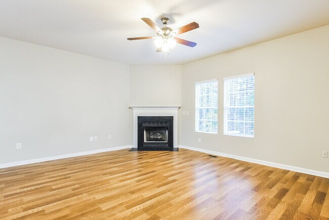 Building Photo - 705 Marjam Ln