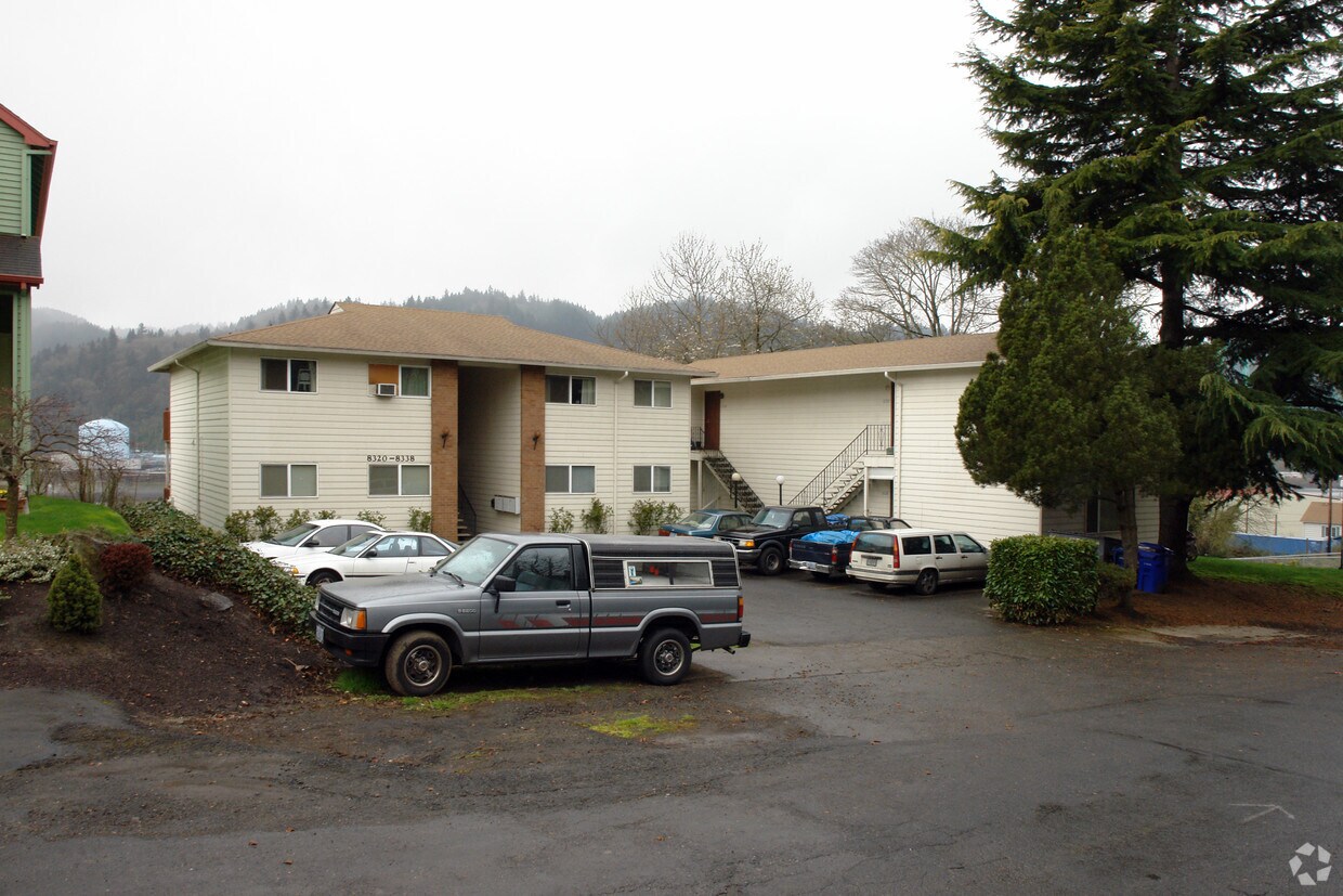 Primary Photo - 8320-8338 N Edison St