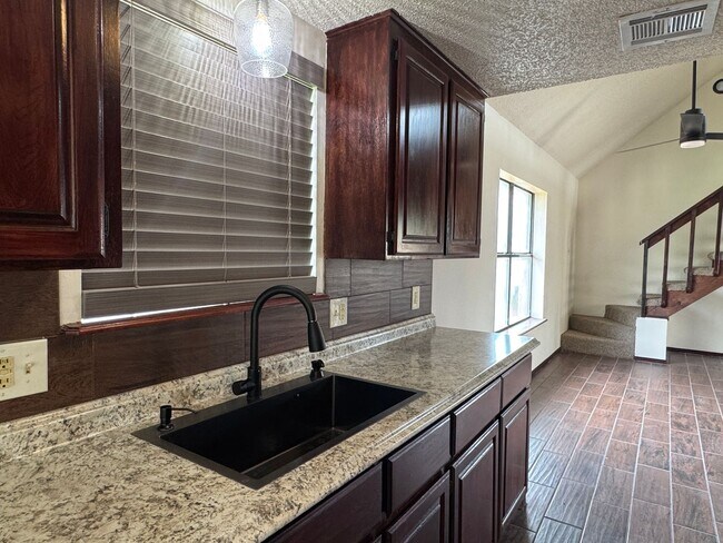Foto del edificio - 5006 SE Brown St
