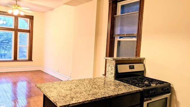 Foto del edificio - 1404 N Noble St