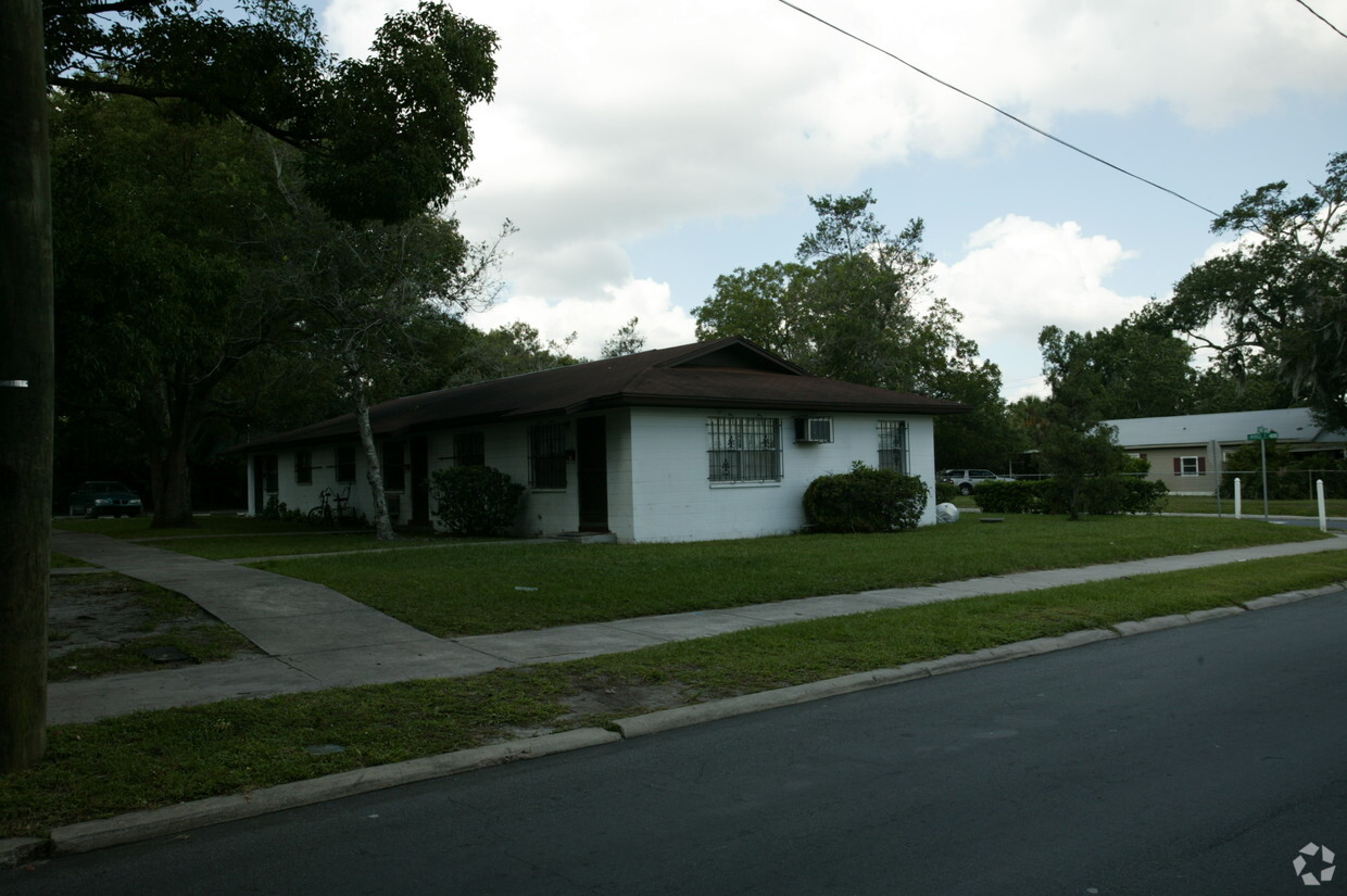 Building Photo - 620 N Lake Ave