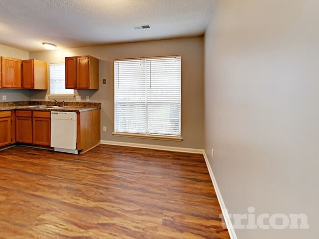 Building Photo - 1709 Jeffrey Bryan Dr