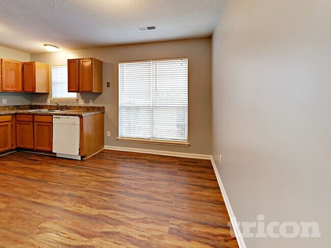 Foto del edificio - 1709 Jeffrey Bryan Dr