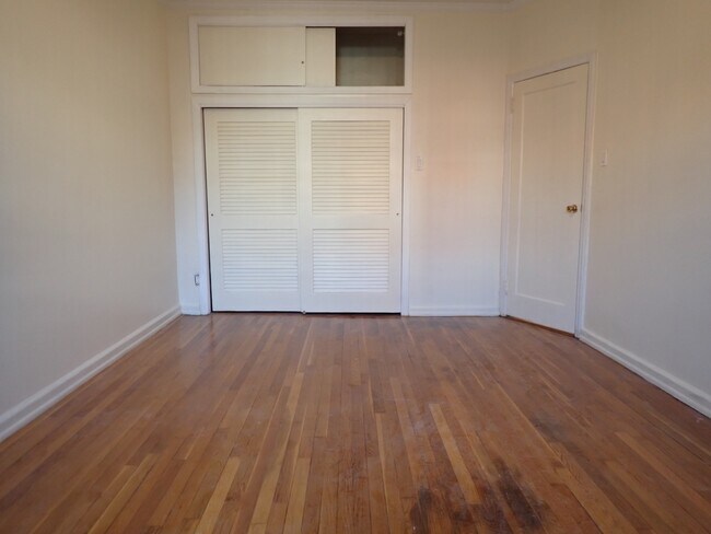Foto del edificio - 386 E 54th St
