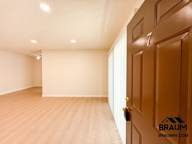 Foto del edificio - 5433 Sepulveda Blvd