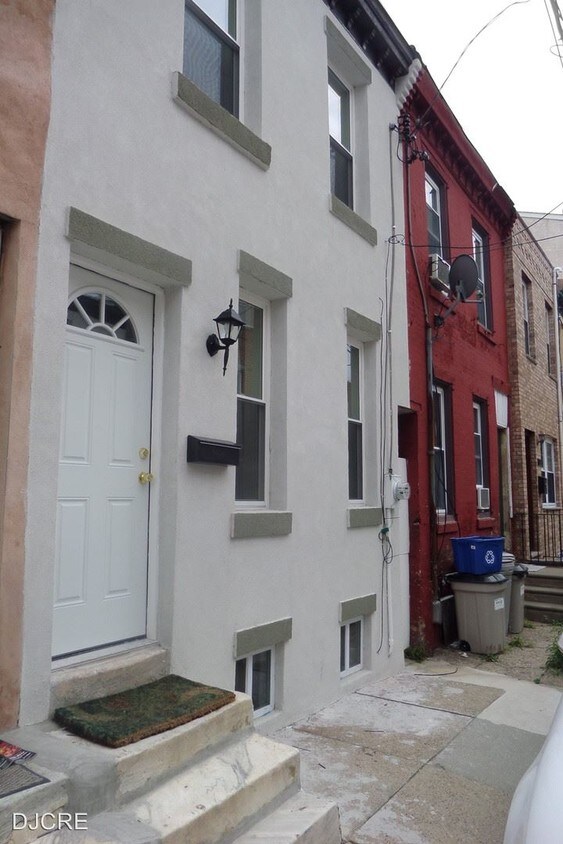 2 br, 1 bath House 1031 S. Dorrance St. House Rental in