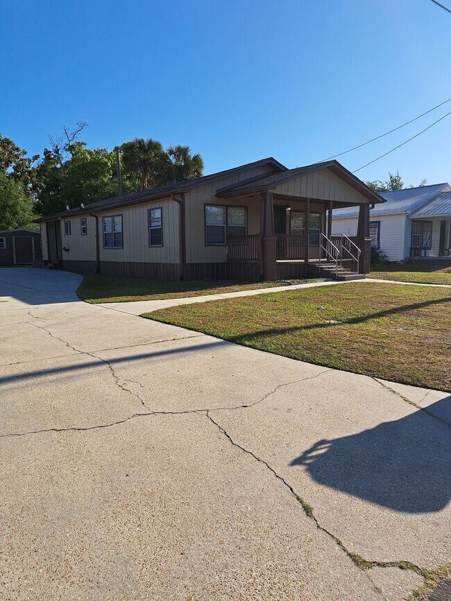 Foto del edificio - 523 E 8th St