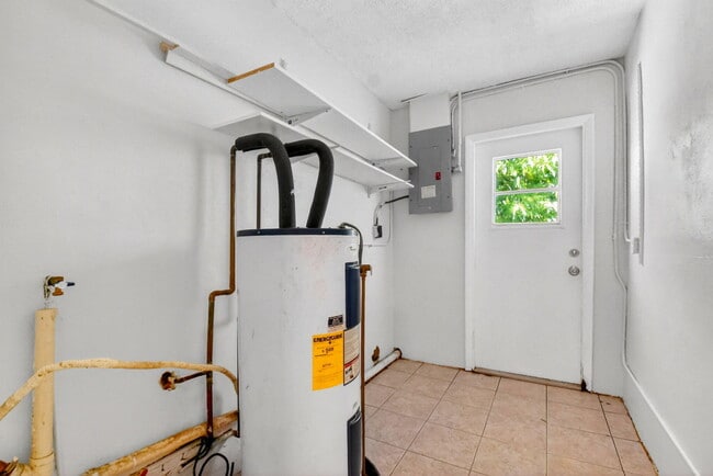 Building Photo - 775 Snead Cir