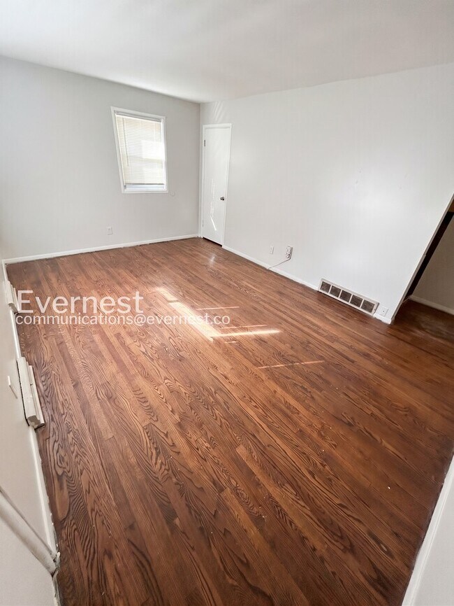 Foto del edificio - 1359 Cove Ln